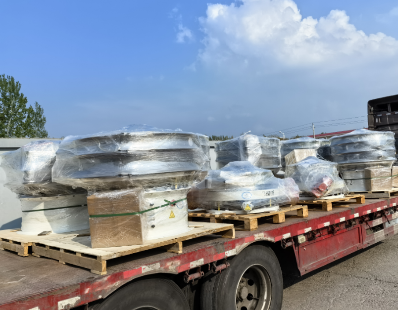 四川眉山篩機已裝車，準備發(fā)貨